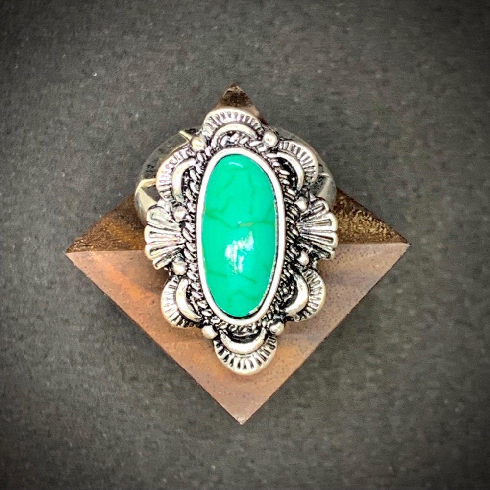 Turquoise stone oval ring